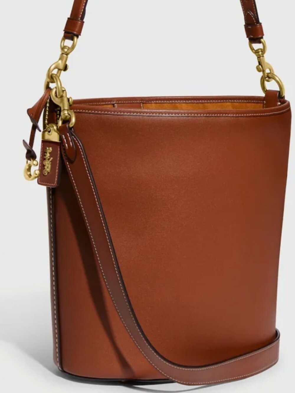 Brand new Coach Dakota bucket bag in glovetanned leather, in saddle 1941, Retail